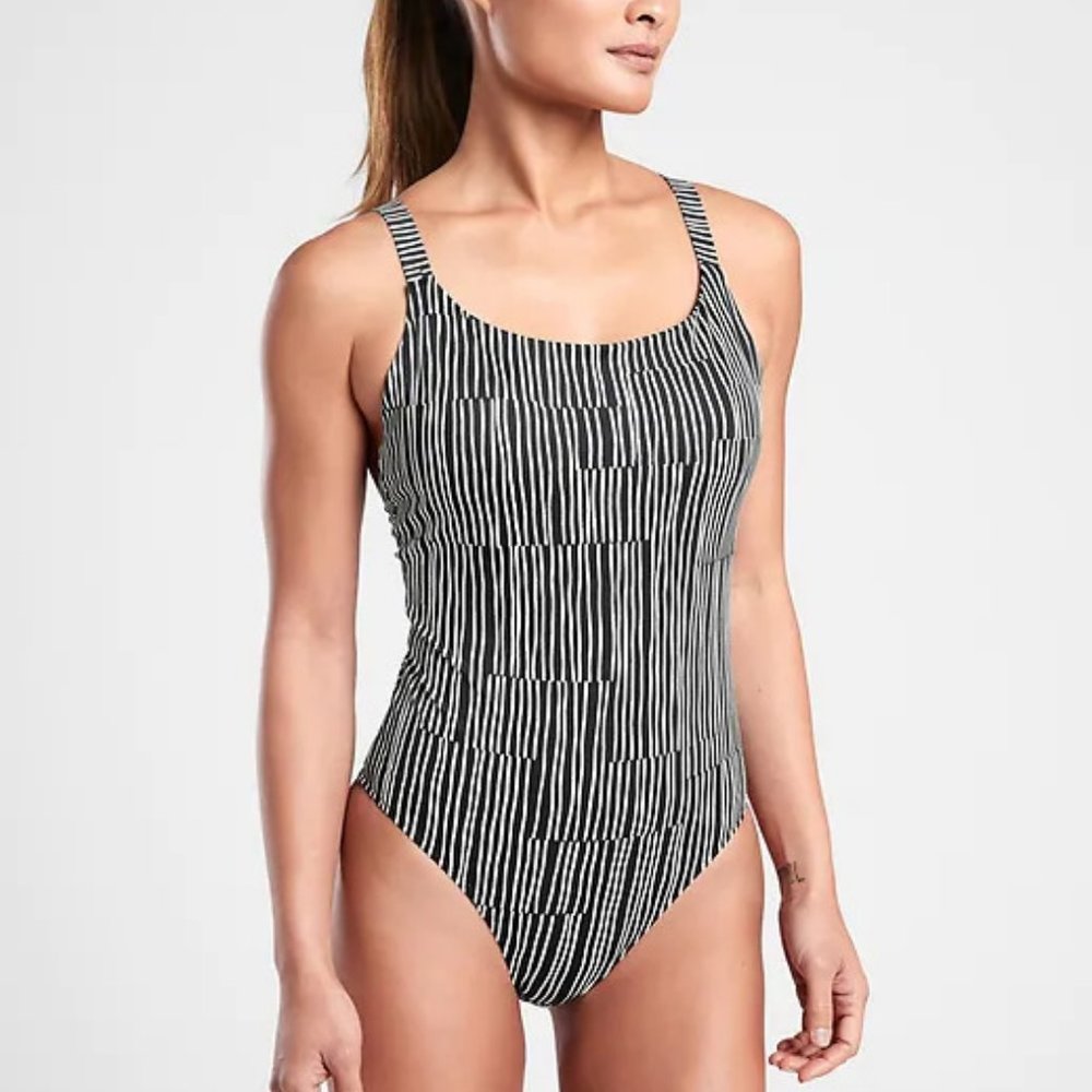 Athleta Hermosa Printed One Piece Swimsuit size M